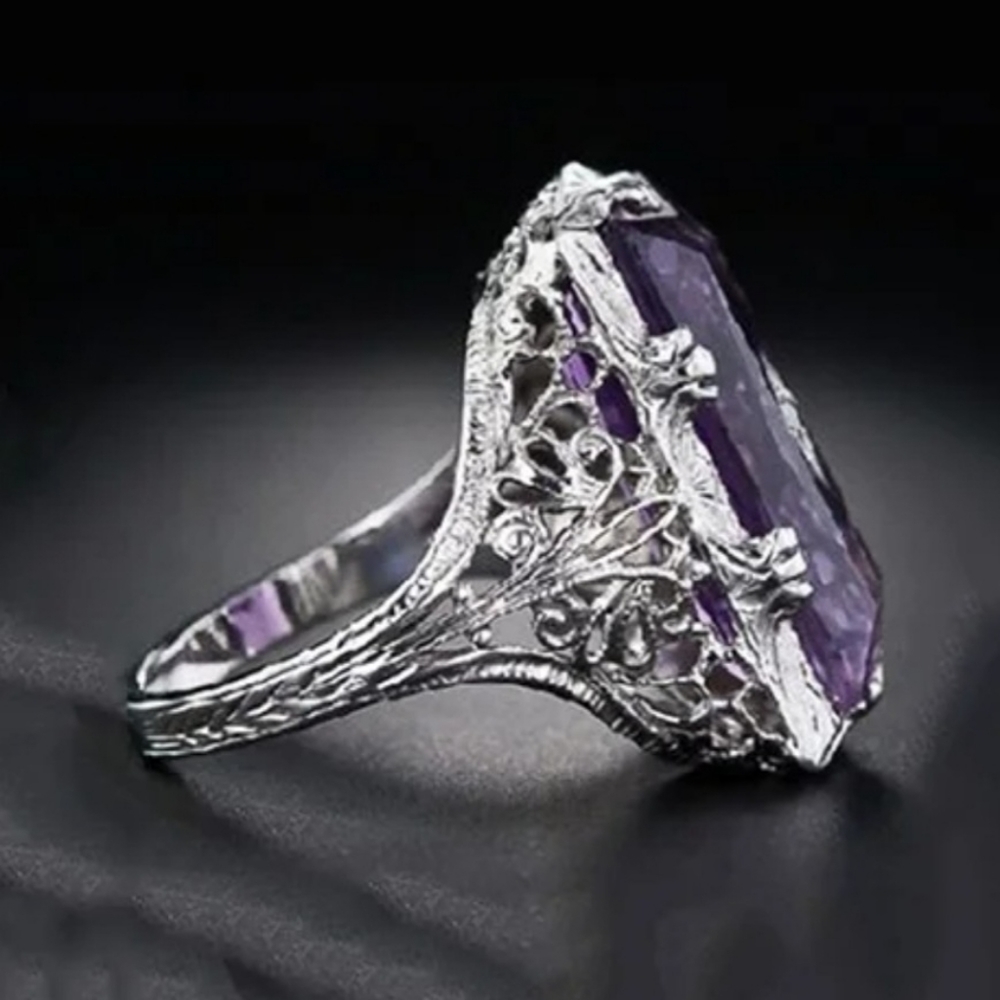 Ring - Picture 2 of 2